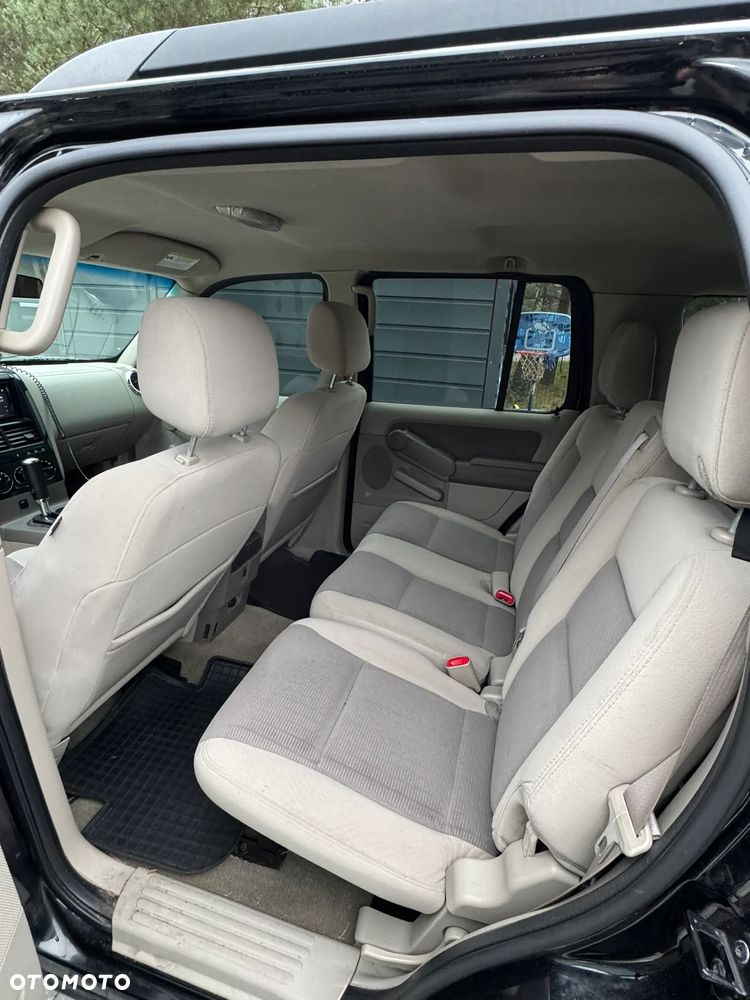 Ford Explorer 4.0 4WD - 11