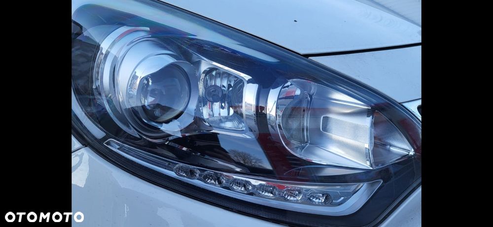 Kia Rio 1.4 L - 12