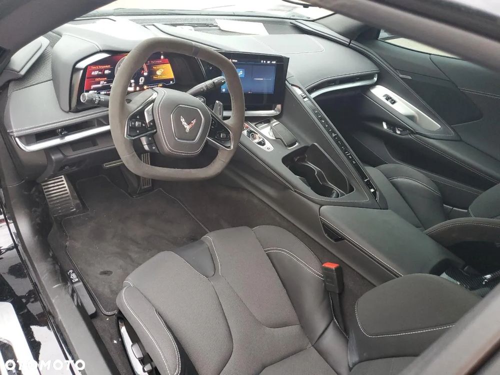 Chevrolet Corvette - 6