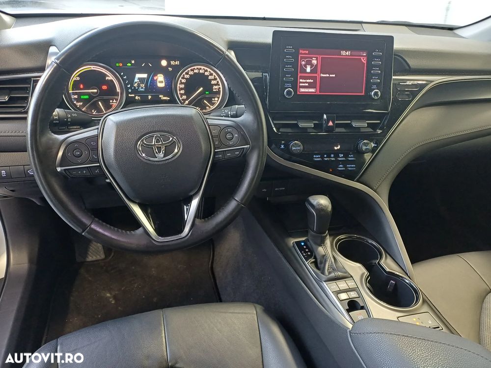 Toyota Camry 2.5 Exclusive - 6