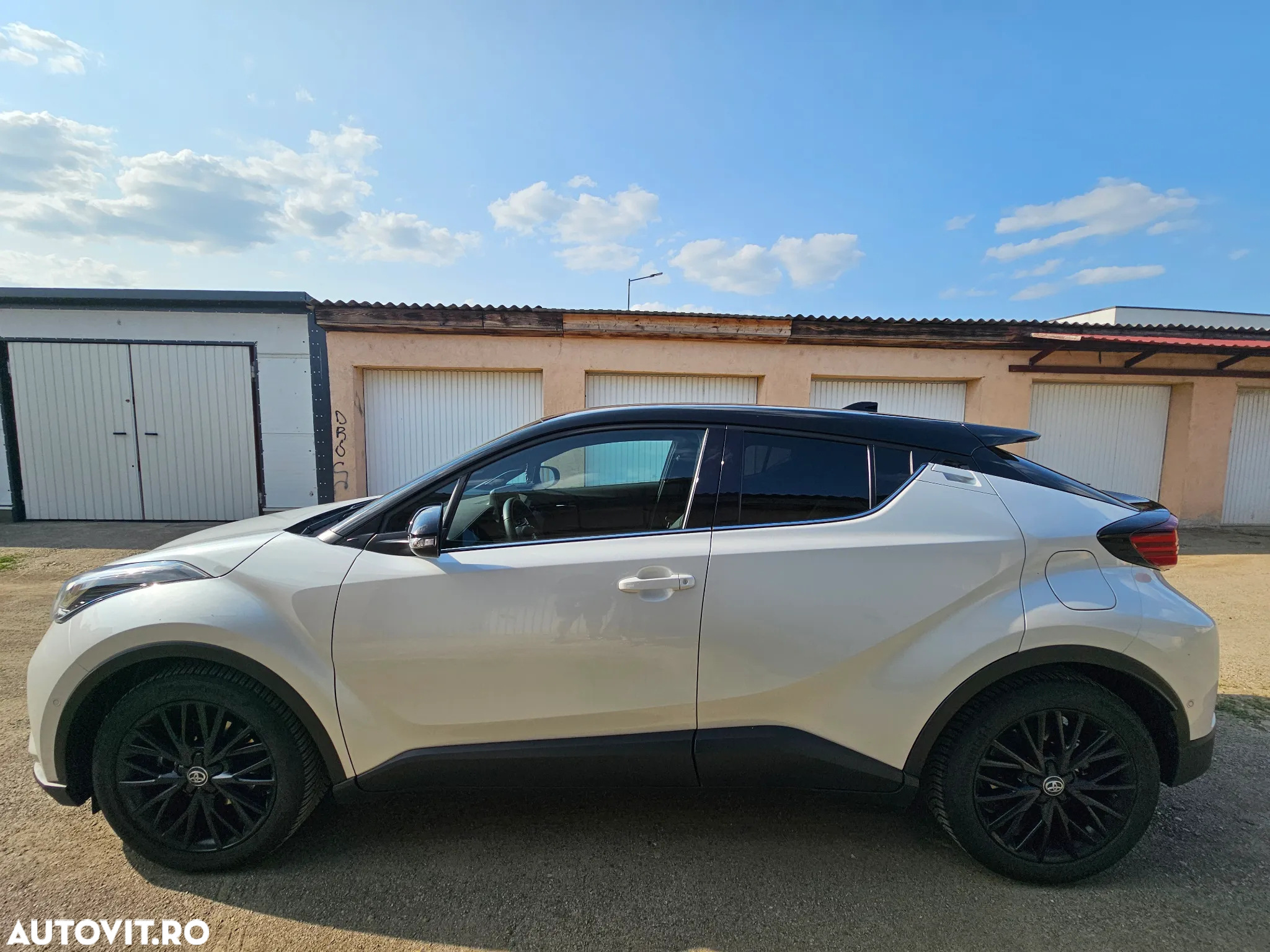 Toyota C-HR 2.0 HSD 184 CP 4x2 CVT Classy Bi-Tone - 3