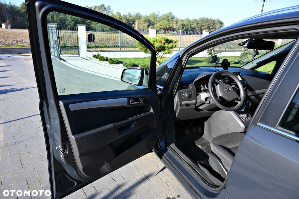 Opel Zafira 1.8 - 18
