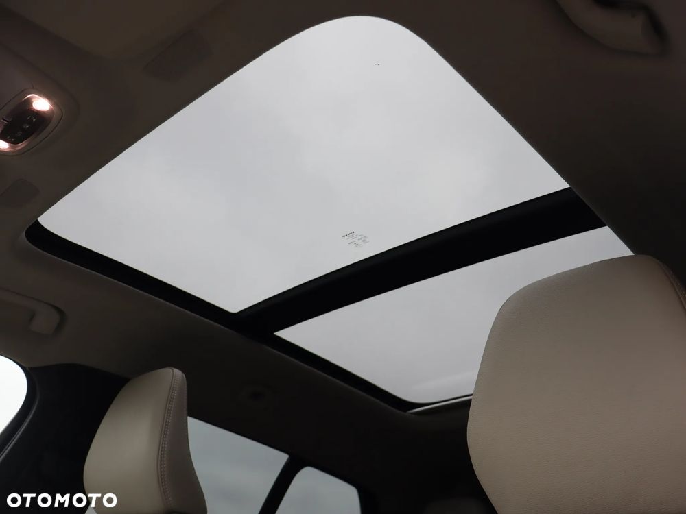 Volvo XC 40 T3 Momentum Pro - 24