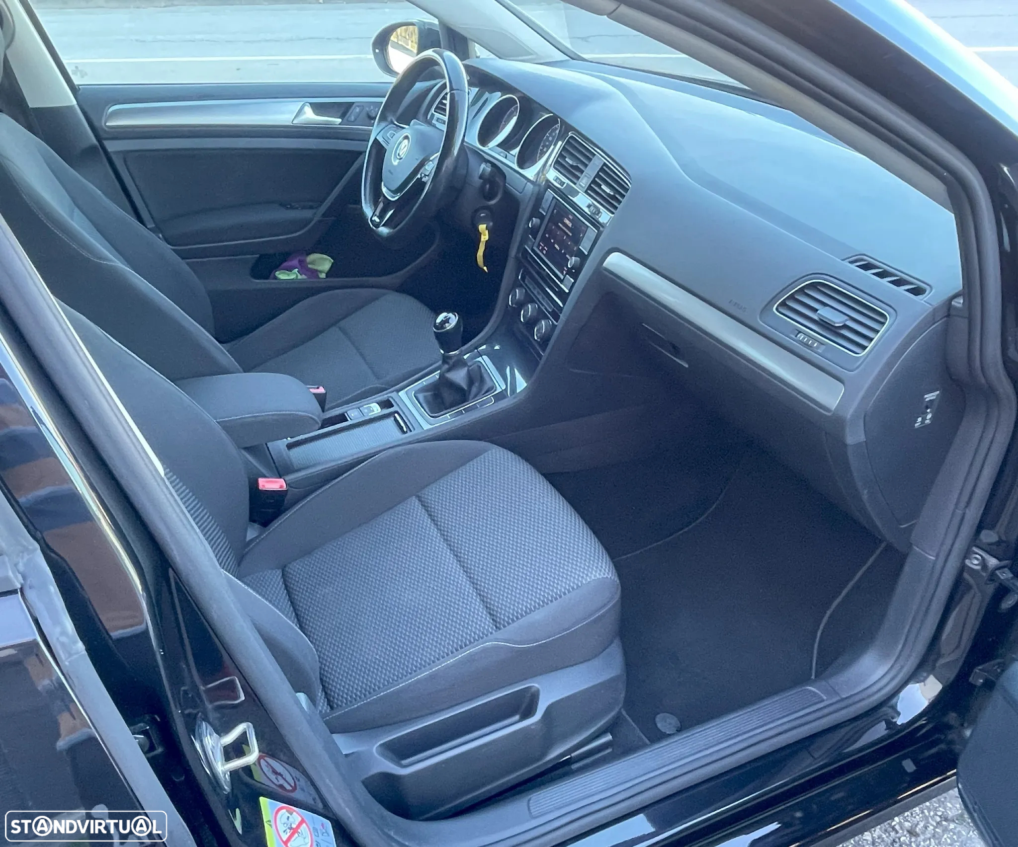 VW Golf 1.6 TDI Confortline - 12