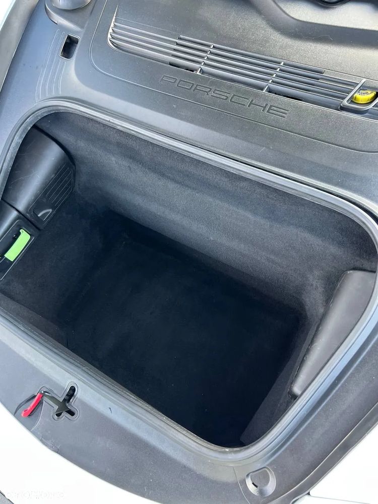 Porsche 911 Carrera 4S PDK - 22