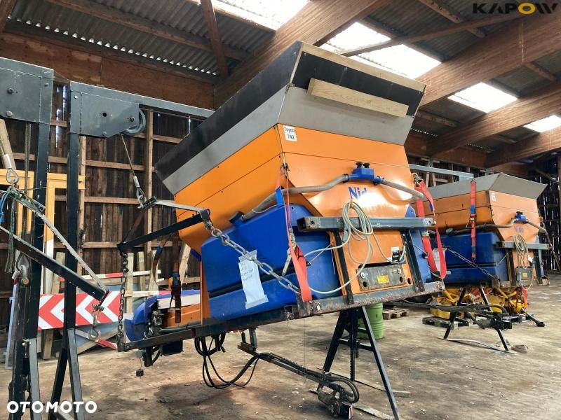 Piaskarka Solarka Rozrzutnik Nido Schmidt Stratos multicar wywrotka bus własny napęd - 3