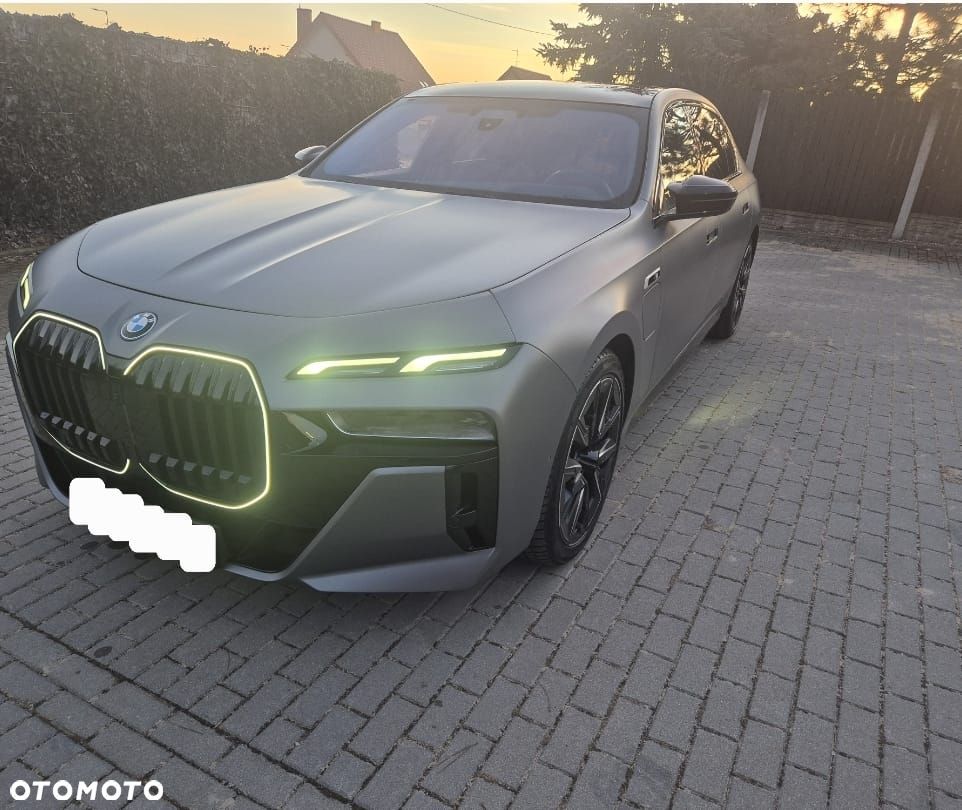 BMW Seria 7 M760e PHEV xDrive Individual Edition sport - 1