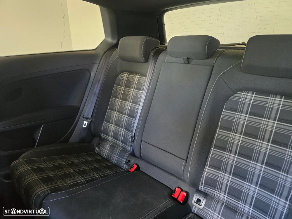 Volkswagen Golf GTD BlueMotion — fotografia 11