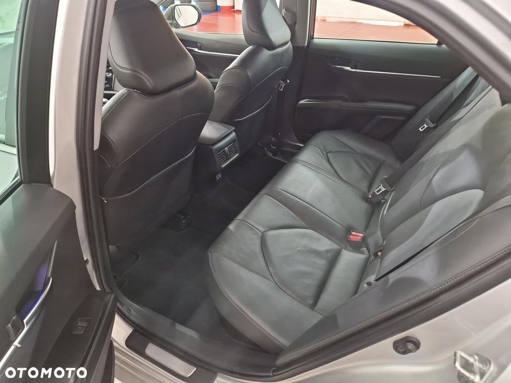 Toyota Camry 2.5 Hybrid Executive CVT - 11