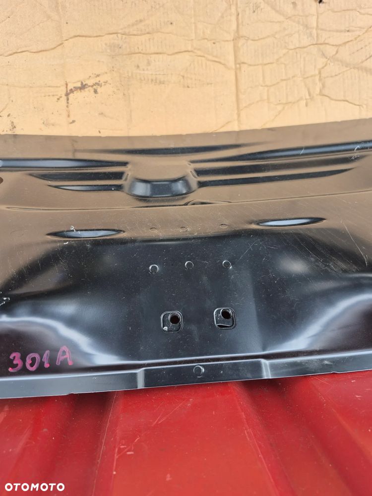 Volkswagen Passat B8 pas tylny wzmocnienie 5G3813301A - 5
