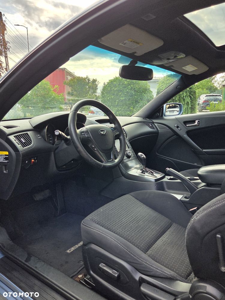 Hyundai Genesis Coupe - 6