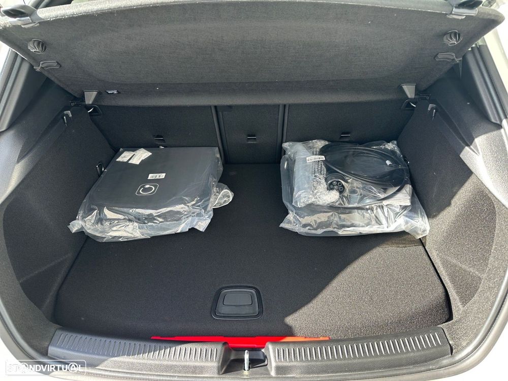 Mercedes-Benz A 250 e - 13