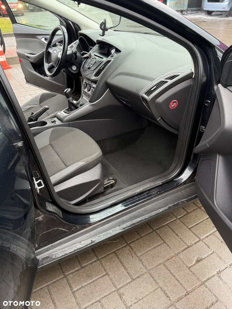 Ford Focus 1.6 Trend - 17