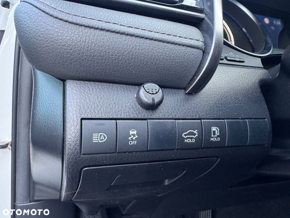 Toyota Camry 2.5 Hybrid Comfort CVT - 12