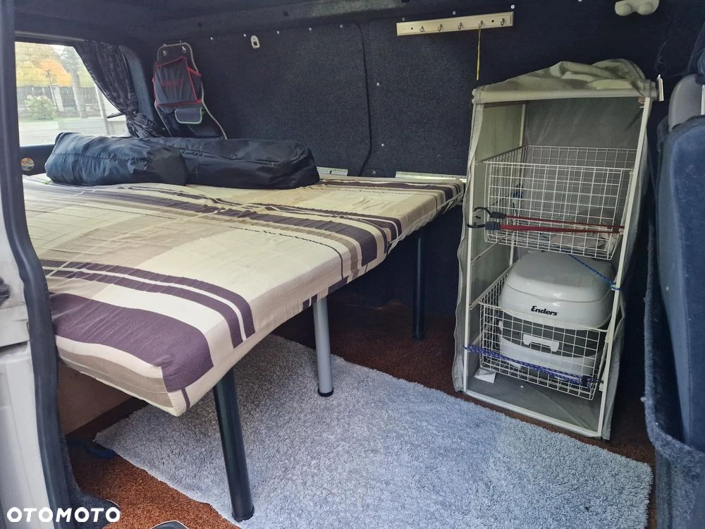 Volkswagen Transporter - 4