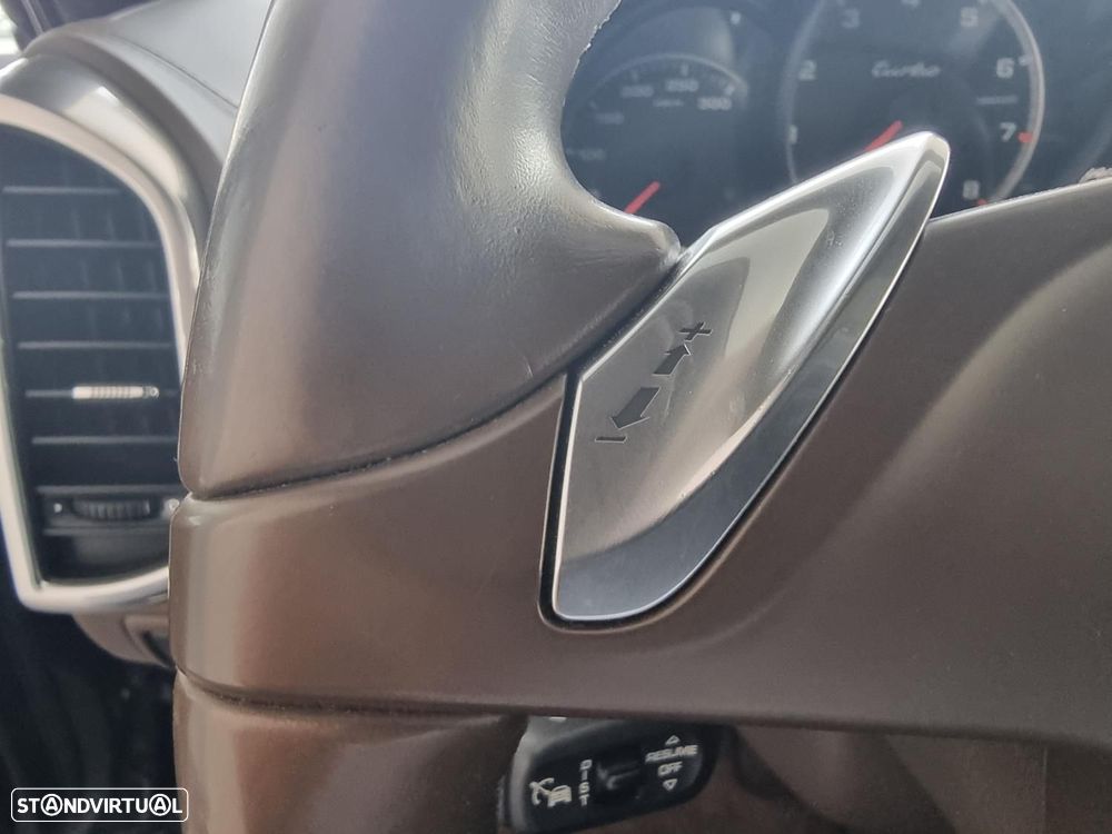 Porsche Cayenne Turbo - 29
