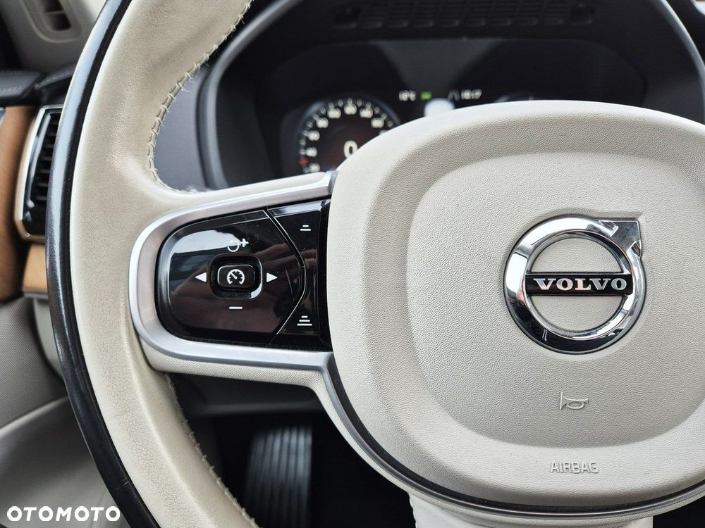 Volvo XC 90 - 29