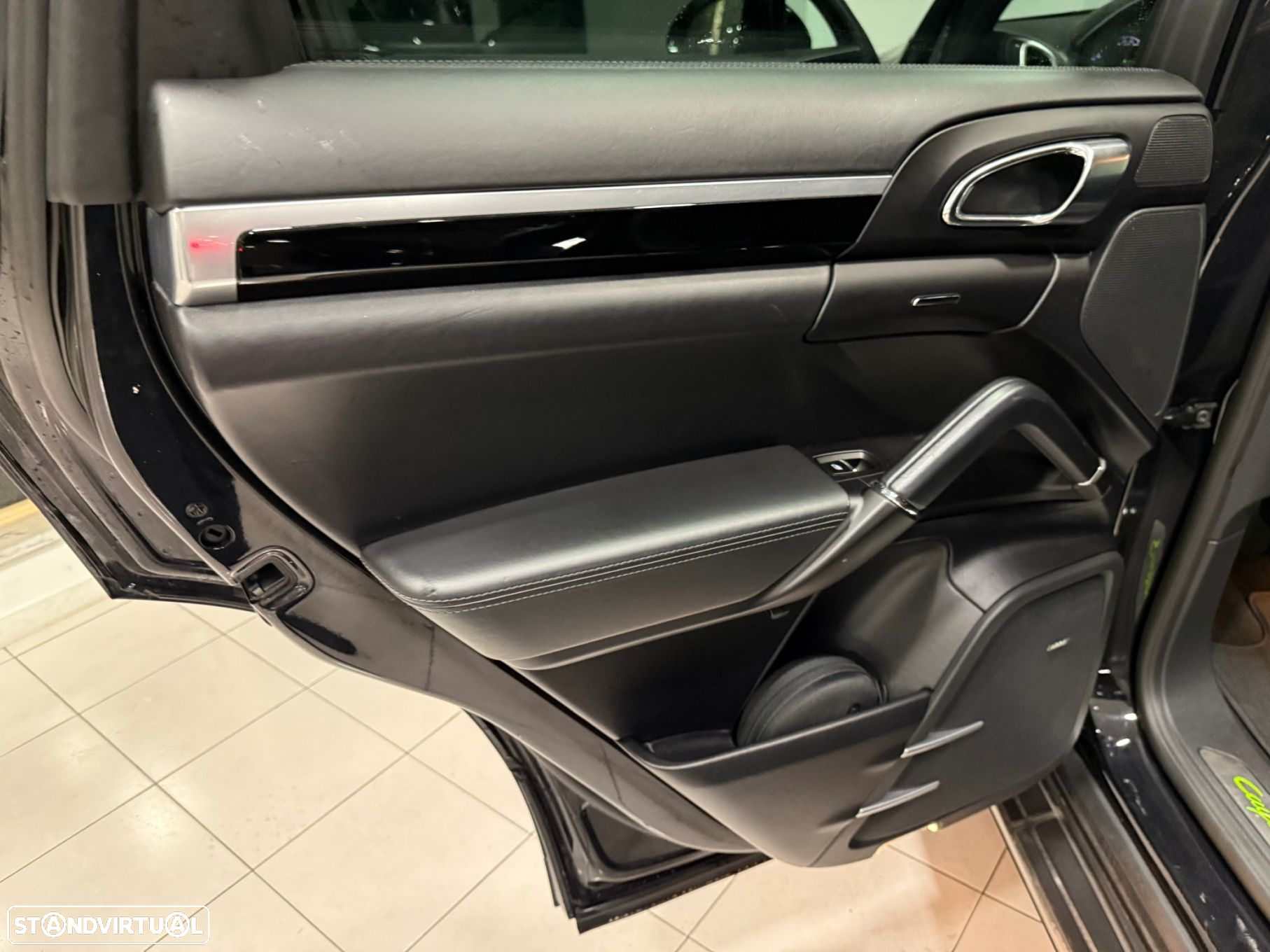 Porsche Cayenne S E-Hybrid Platinum Edition - 27