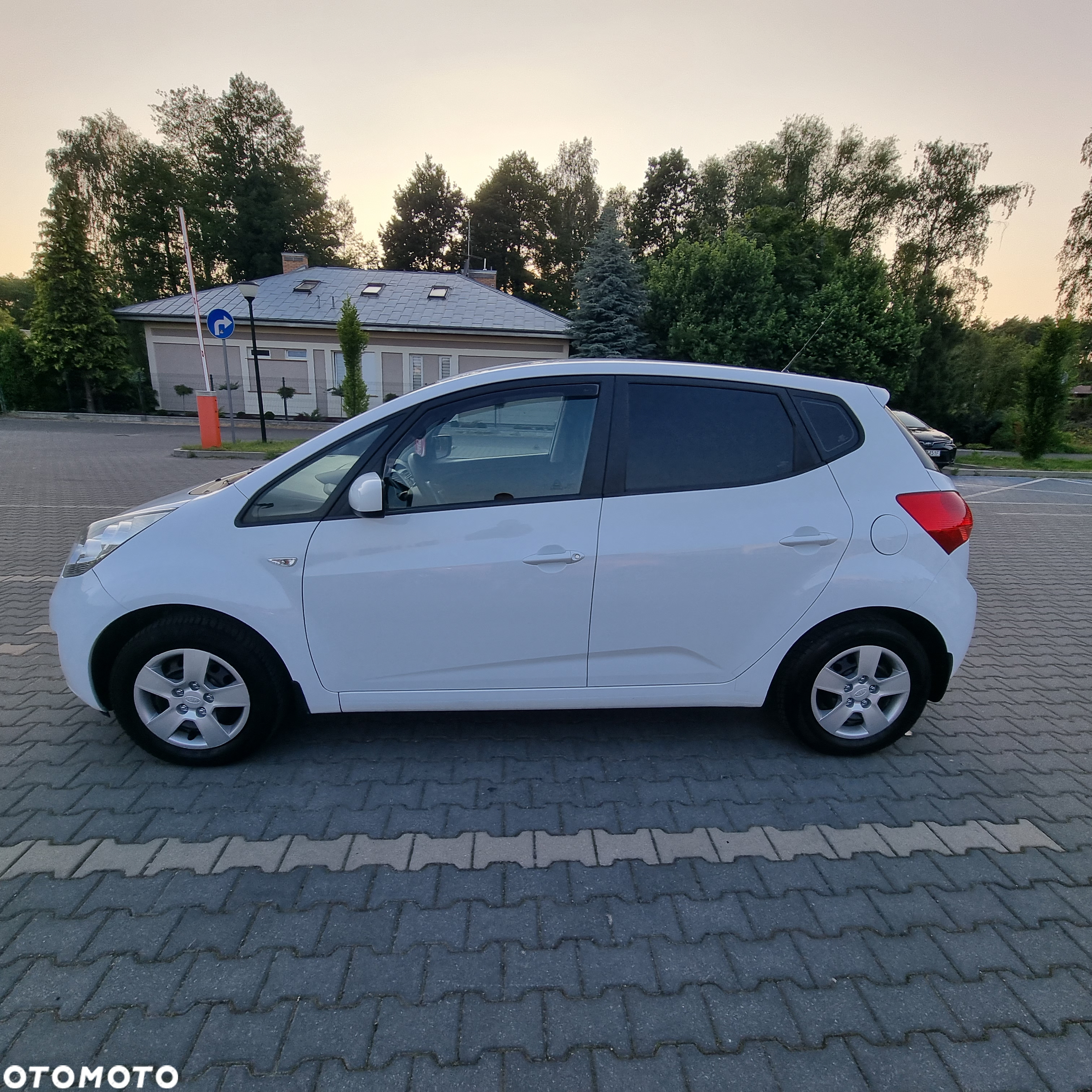 Kia Venga 1.4 CVVT Business Line - 8