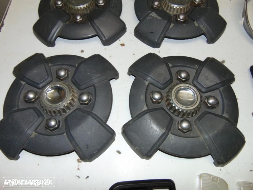Datsun 100A tampões de roda - 3