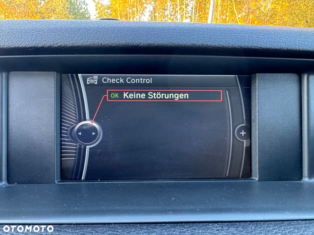 BMW X1 sDrive18i - 18