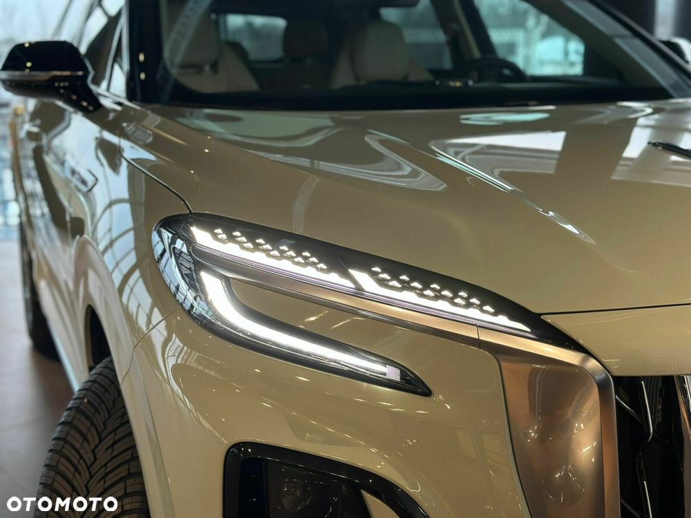Hongqi HS3 - 6