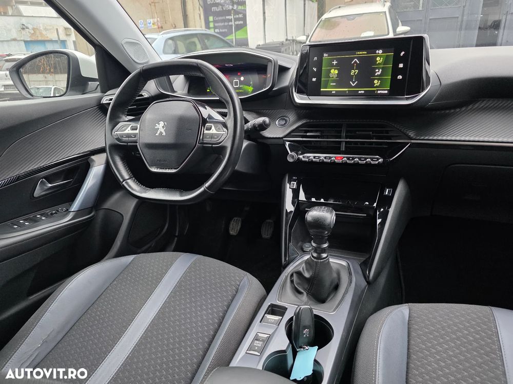 Peugeot 2008 1.2 PureTech Turbo S&S Allure - 17