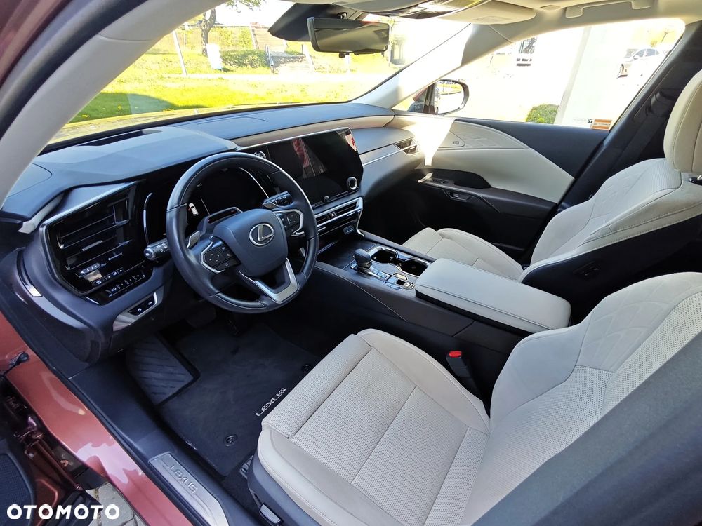 Lexus RX 350h Omotenashi - 3