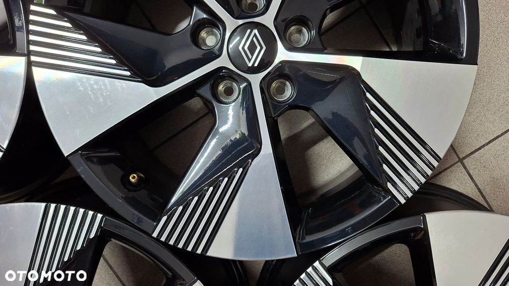 Felgi Aluminiowe 18 Renault Megane E-Tech 5x114.3 ET 34 Oston - 9