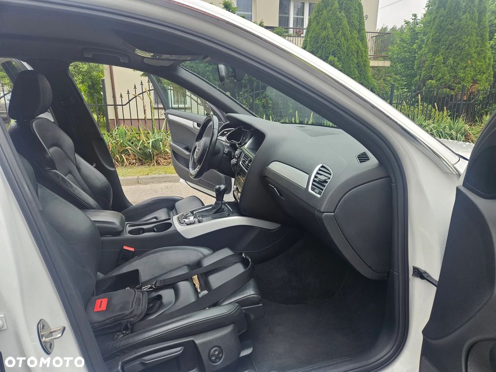 Audi A4 Avant 2.0 TDI DPF clean diesel multitronic S line Sportpaket - 22