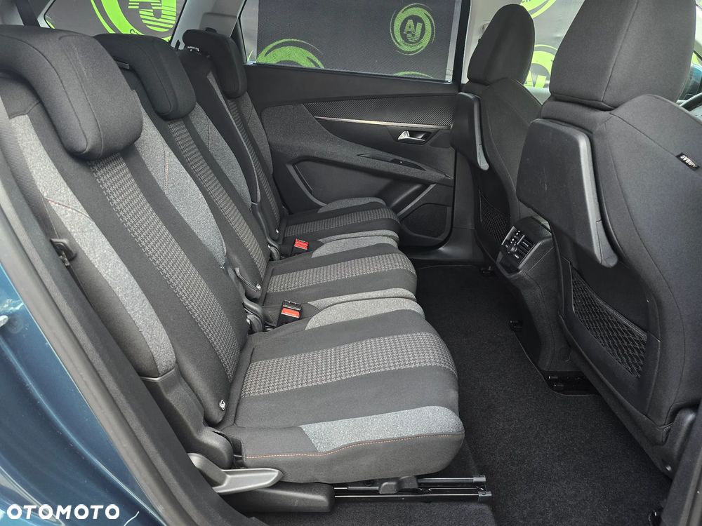 Peugeot 5008 - 13