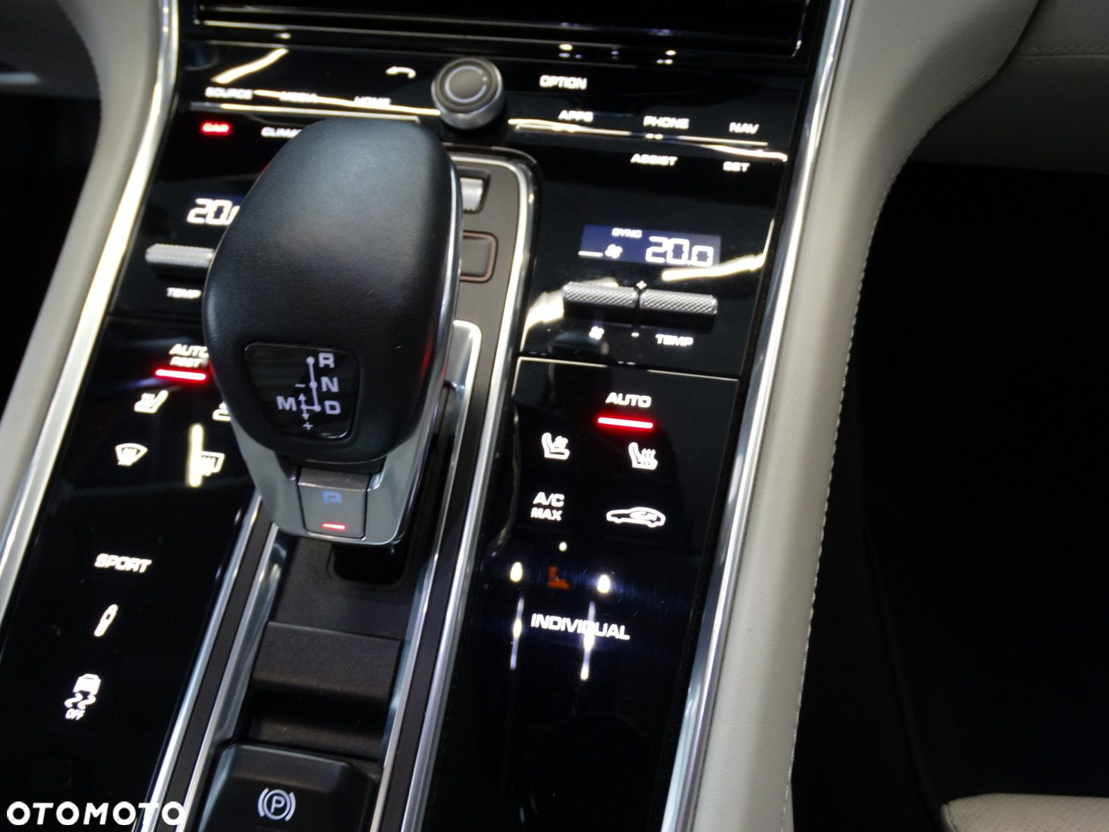 Porsche Panamera - 32