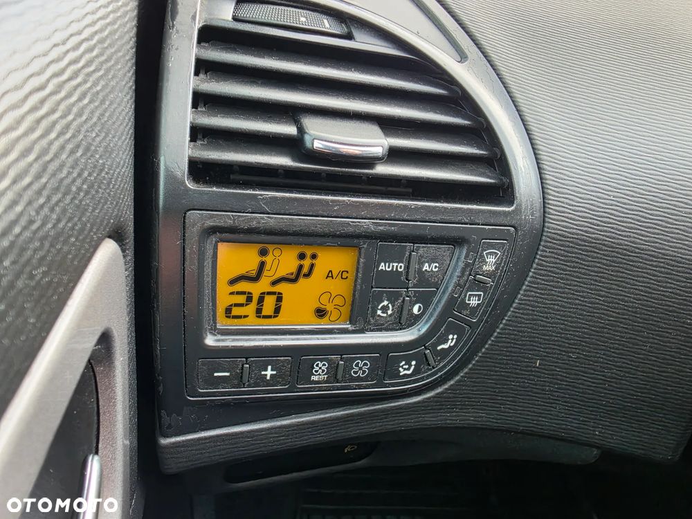 Citroën C4 Picasso 1.6 THP Exclusive - 10
