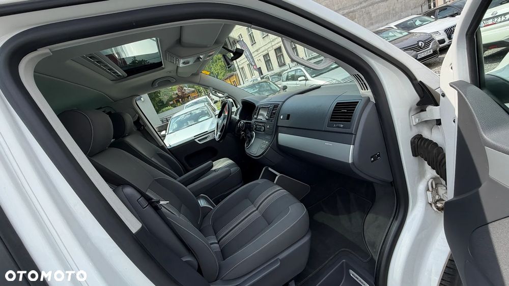 Volkswagen Multivan - 20