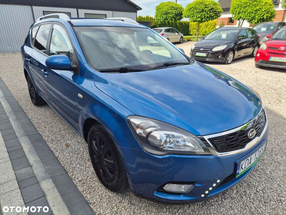 Kia Ceed - 12