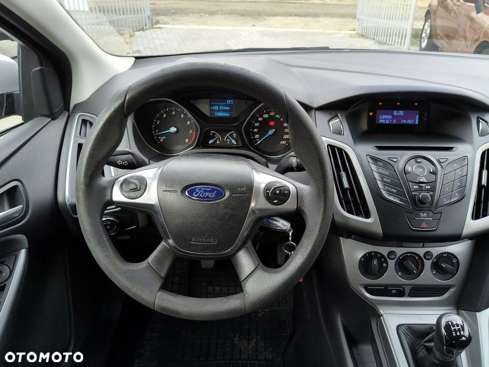 Ford Focus 1.6 Ambiente - 18