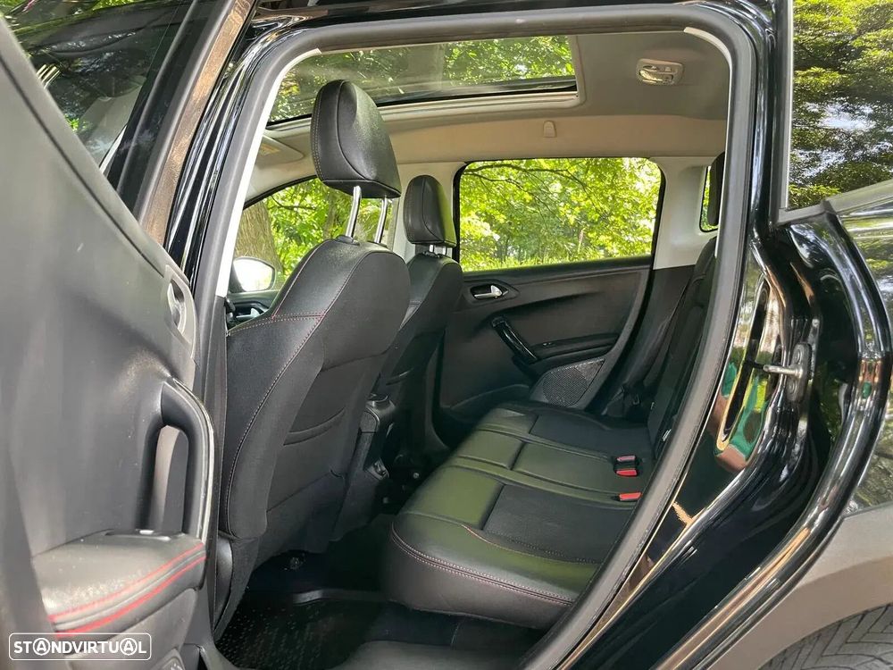 Peugeot 2008 1.2 PureTech GT Line - 24