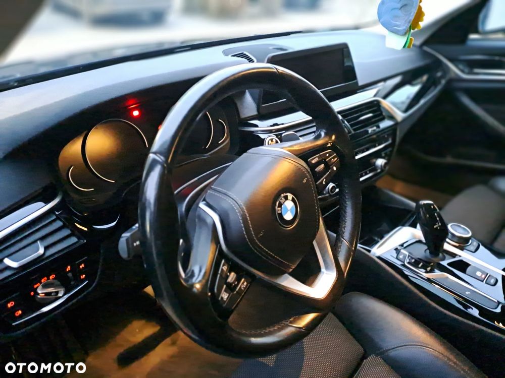 BMW Seria 5 530d xDrive Sport Line - 32