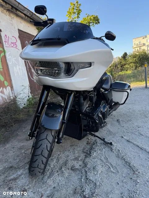 Harley-Davidson Touring Road Glide - 1