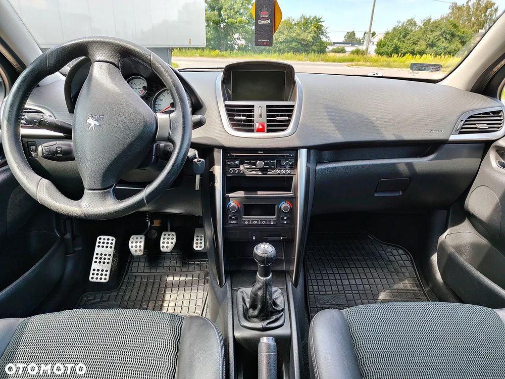 Peugeot 207 - 15