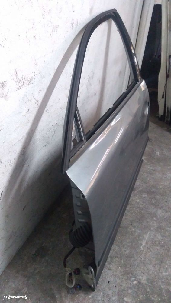 Porta Frente Esq Volkswagen Passat (3B3) - 2