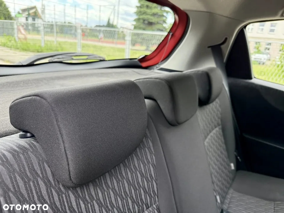 Toyota Yaris 1.33 Premium EU6 - 34