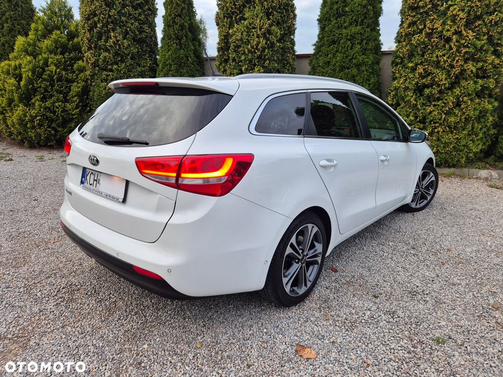 Hyundai i40 i40cw 1.6 Fifa World Cup Edition - 12