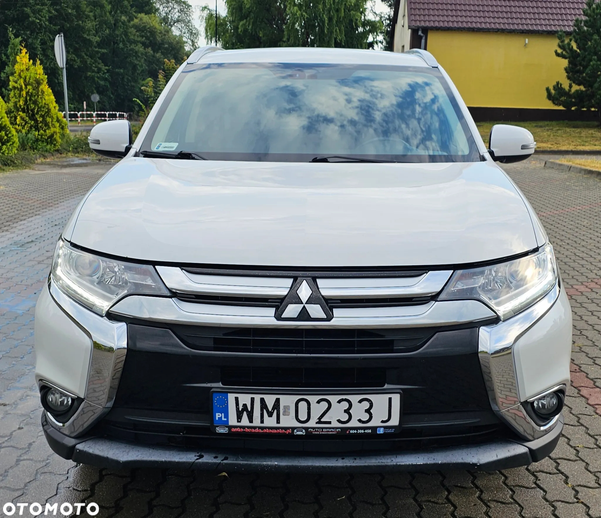Mitsubishi Outlander 2.0 Instyle Navi 4WD CVT - 3