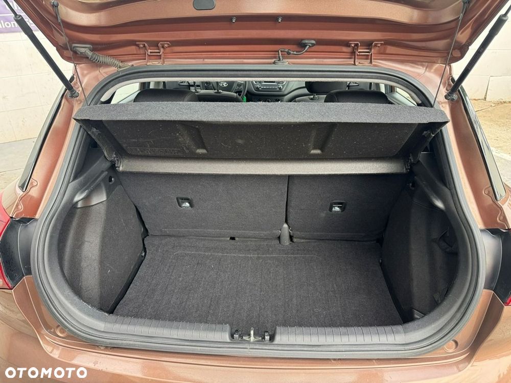 Hyundai i20 - 18