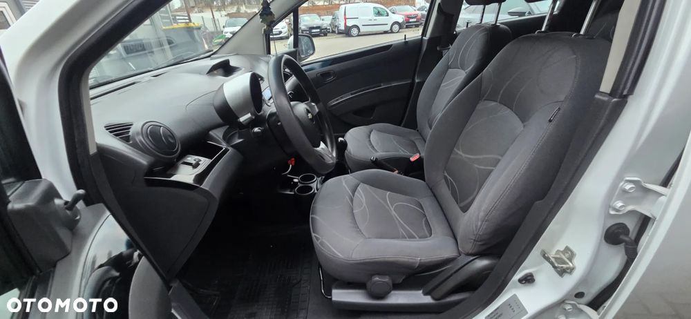 Chevrolet Spark - 28