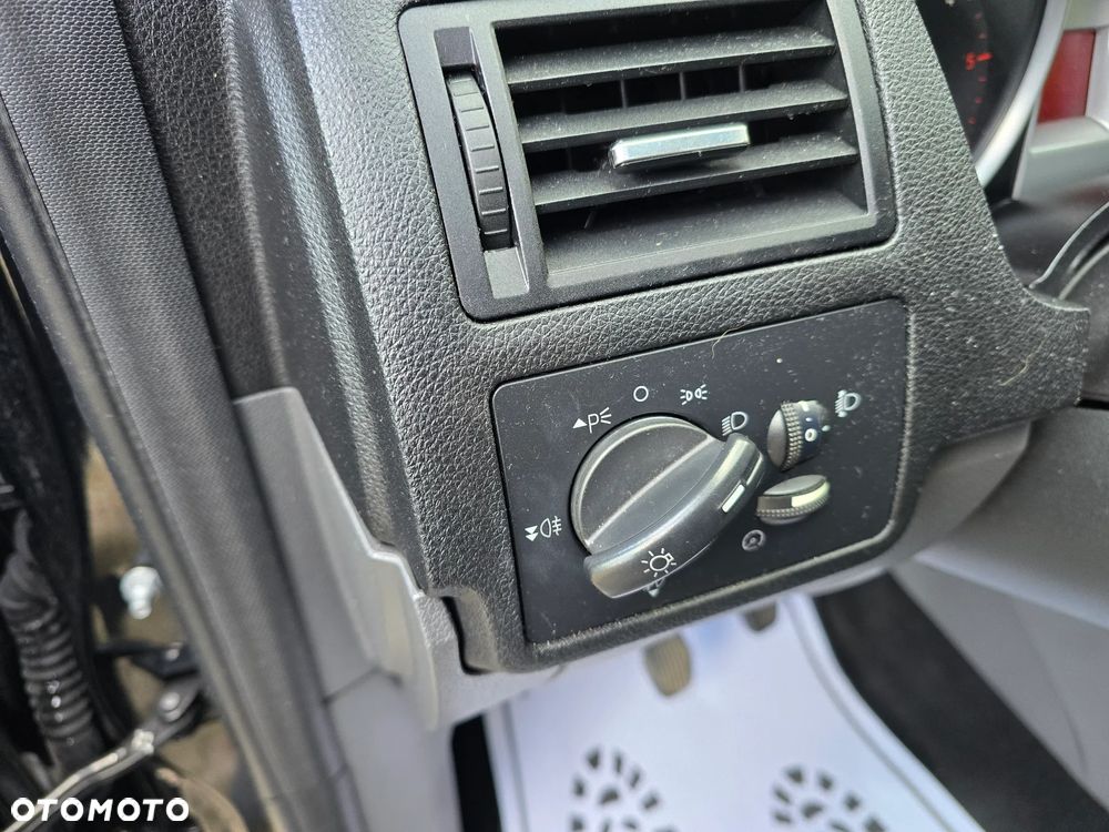 Ford Kuga 2.0 TDCi 2x4 Trend - 29
