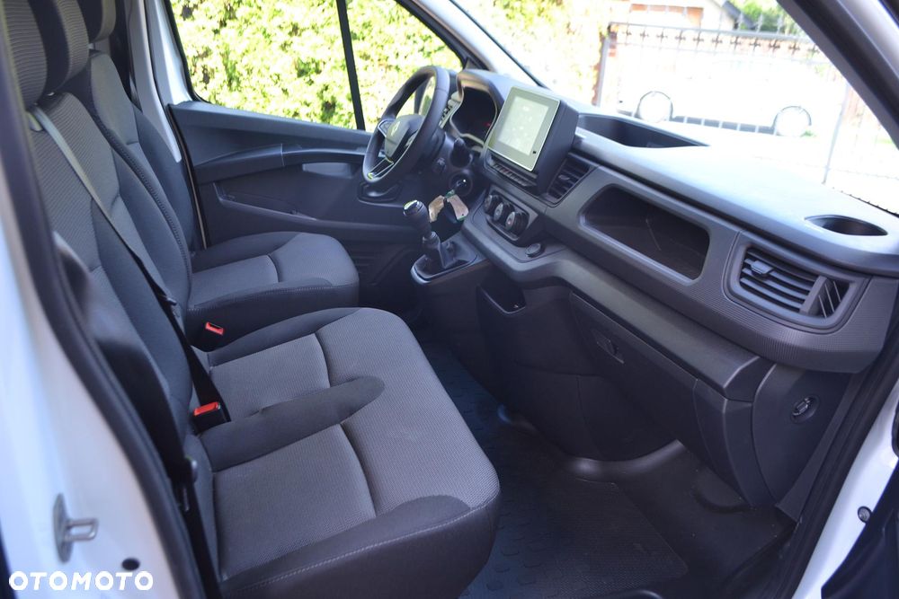 Renault Trafic - 23