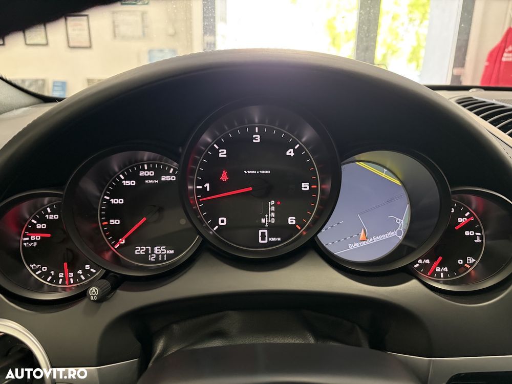 Porsche Cayenne 3.0TD TipTronic - 23