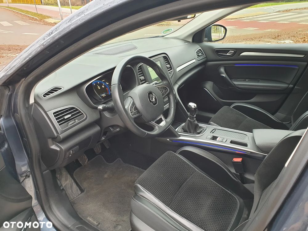 Renault Megane ENERGY TCe 130 Start & Stop Paris Business - 13